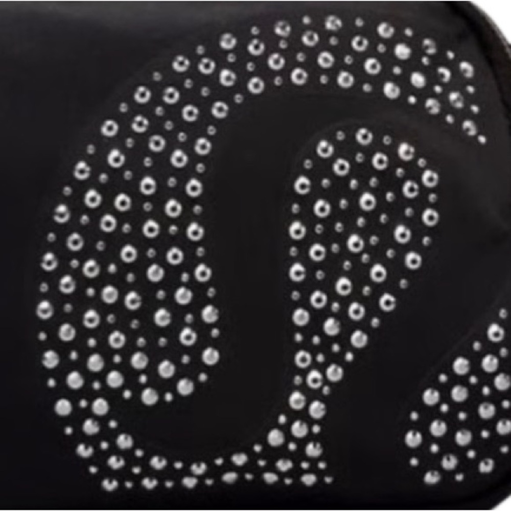Lululemon Everywhere Belt Bag 1L Studded Black - Picture 4 of 16